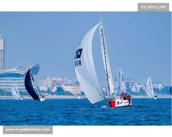 北京国际帆船赛选手凭借卓越操控技艺与无畏拼搏精神展开激烈角逐 北京国际帆船赛选手凭借卓越操控技艺与无畏拼搏精神展开激烈角逐